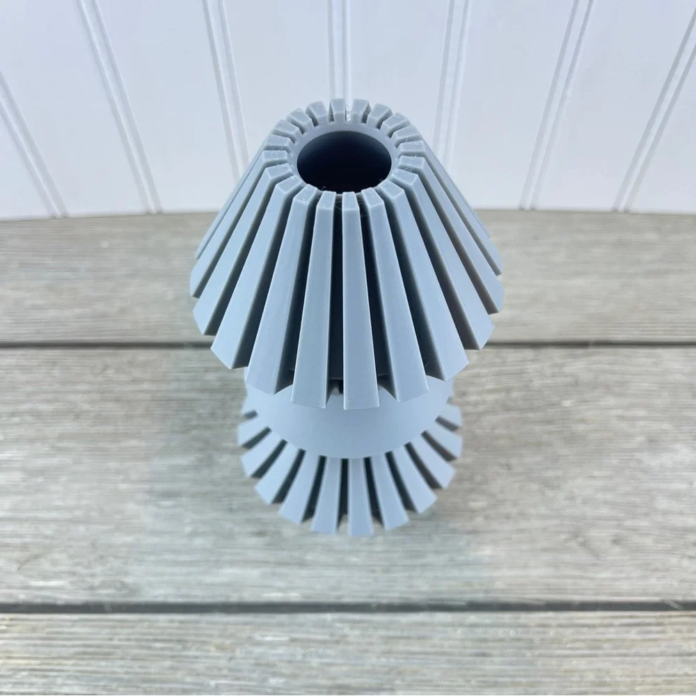 The Korin Vase, Flower Vase, Dried Flowers, Modern Design, 7”